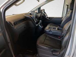 Hyundai Staria 2.2D Executive 11-seater - Image 7