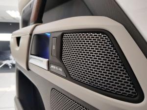 Land Rover Defender 110 P400 X-Dynamic HSE - Image 17