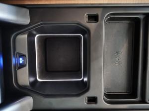 Land Rover Defender 110 P400 X-Dynamic HSE - Image 18