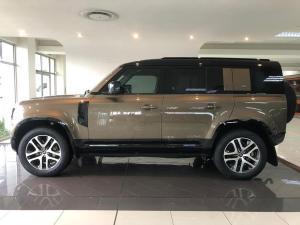 Land Rover Defender 110 D300 X-Dynamic HSE - Image 3