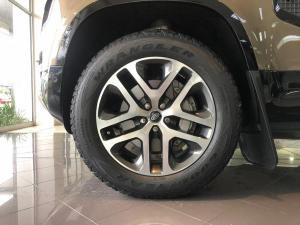 Land Rover Defender 110 D300 X-Dynamic HSE - Image 7