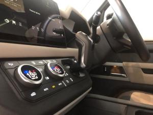 Land Rover Defender 110 D300 X-Dynamic HSE - Image 9