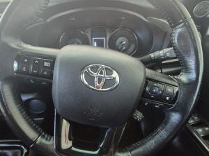 Toyota Hilux 2.8GD-6 double cab Legend manual - Image 8
