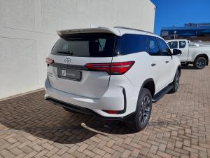 Toyota Fortuner 2.8GD-6 48V VX - Image 3