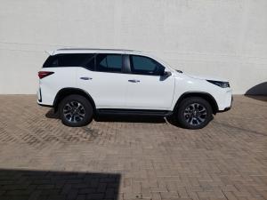 Toyota Fortuner 2.8GD-6 48V VX - Image 4
