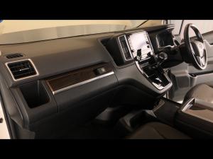 Toyota Quantum 2.8 LWB bus 9-seater VX Premium - Image 7