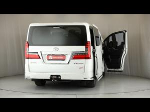 Toyota Quantum 2.8 LWB bus 9-seater VX Premium - Image 9