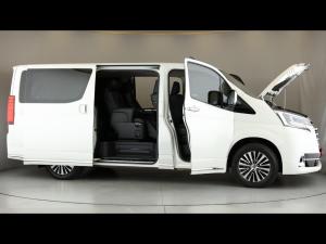 Toyota Quantum 2.8 LWB bus 9-seater VX Premium - Image 15