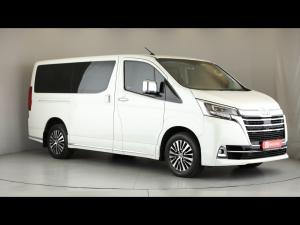 Toyota Quantum 2.8 LWB bus 9-seater VX Premium - Image 1
