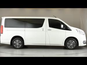 Toyota Quantum 2.8 LWB bus 9-seater VX Premium - Image 3
