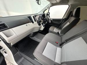 Toyota Quantum 2.8 LWB panel van - Image 7