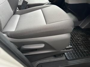 Toyota Quantum 2.8 LWB panel van - Image 15