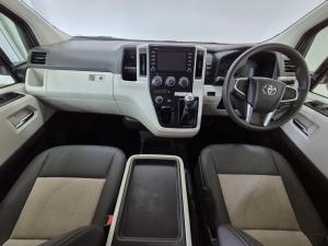 Toyota Quantum 2.8 LWB bus 11-seater GL - Image 6