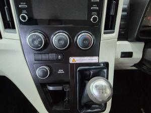 Toyota Quantum 2.8 LWB bus 11-seater GL - Image 9
