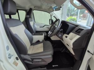 Toyota Quantum 2.8 LWB bus 11-seater GL - Image 10