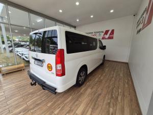 Toyota Quantum 2.8 LWB bus 11-seater GL - Image 2