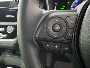 Toyota Corolla 1.8 Hybrid XR - Image 9