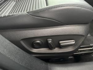 Toyota Corolla 1.8 Hybrid XR - Image 17