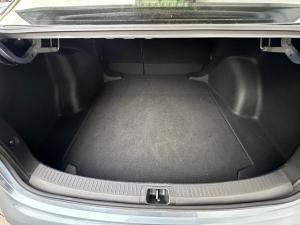 Toyota Corolla 1.8 Hybrid XR - Image 18