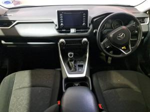 Toyota RAV4 2.0 GX auto - Image 7
