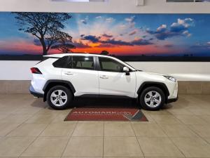 Toyota RAV4 2.0 GX auto - Image 3