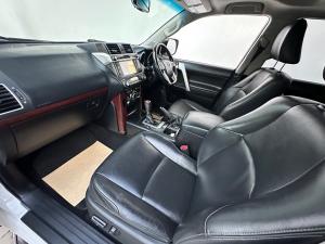 Toyota Land Cruiser Prado 4.0 VX - Image 14