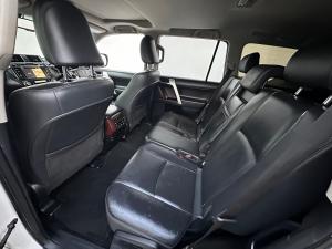 Toyota Land Cruiser Prado 4.0 VX - Image 15