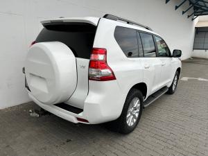 Toyota Land Cruiser Prado 4.0 VX - Image 2