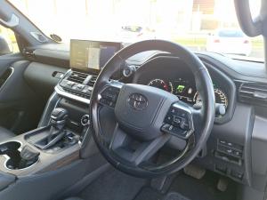 Toyota Land Cruiser 300 3.3D ZX - Image 17