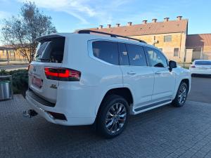 Toyota Land Cruiser 300 3.3D ZX - Image 2