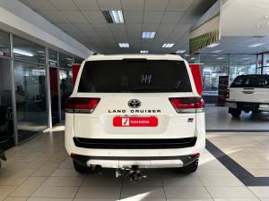 Toyota Land Cruiser 300 3.3D GR-Sport - Image 6
