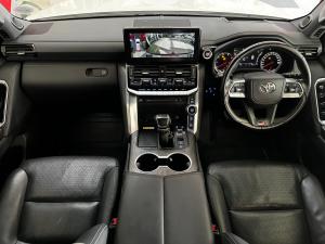 Toyota Land Cruiser 300 3.3D GR-Sport - Image 7