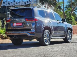 Toyota Land Cruiser 300 3.3D ZX - Image 2