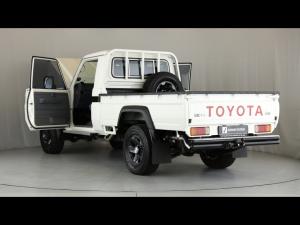 Toyota Land Cruiser 79 4.5D-4D V8 single cab LX - Image 10