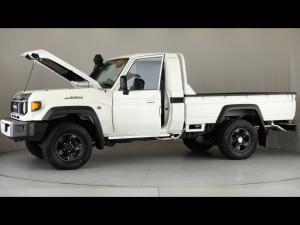 Toyota Land Cruiser 79 4.5D-4D V8 single cab LX - Image 12