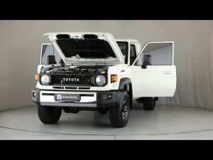 Toyota Land Cruiser 79 4.5D-4D V8 single cab LX - Image 13