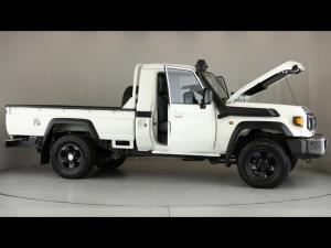 Toyota Land Cruiser 79 4.5D-4D V8 single cab LX - Image 15