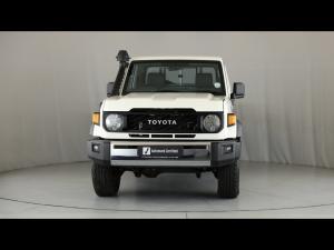 Toyota Land Cruiser 79 4.5D-4D V8 single cab LX - Image 4