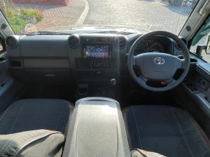Toyota Land Cruiser 79 4.0 V6 double cab - Image 6