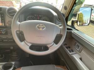 Toyota Land Cruiser 79 4.0 V6 double cab - Image 8