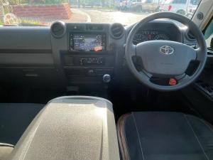 Toyota Land Cruiser 79 4.0 V6 double cab - Image 11
