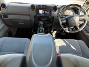Toyota Land Cruiser 79 2.8GD-6 double cab - Image 6