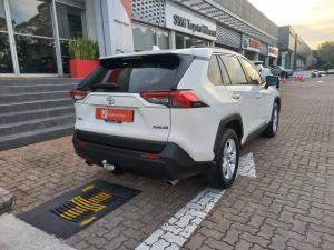 Toyota RAV4 2.0 GX auto - Image 2