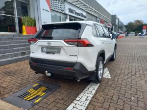 Toyota RAV4 2.0 GX auto - Image 3