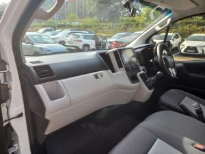 Toyota Quantum 2.8 SLWB panel van - Image 7