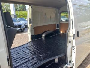 Toyota Quantum 2.8 SLWB panel van - Image 14