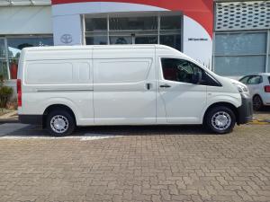 Toyota Quantum 2.8 SLWB panel van - Image 3