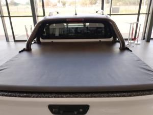 Nissan Navara 2.5DDTI LE/LE Plus automatic D/C - Image 13