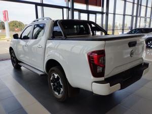 Nissan Navara 2.5DDTI LE/LE Plus automatic D/C - Image 17