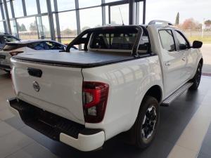 Nissan Navara 2.5DDTI LE/LE Plus automatic D/C - Image 2